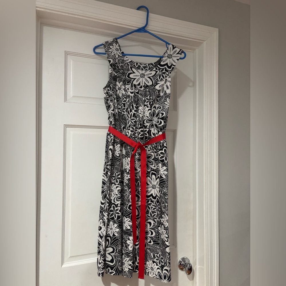 Hanna Andersson Women's Black and White Sleeveless Sundress